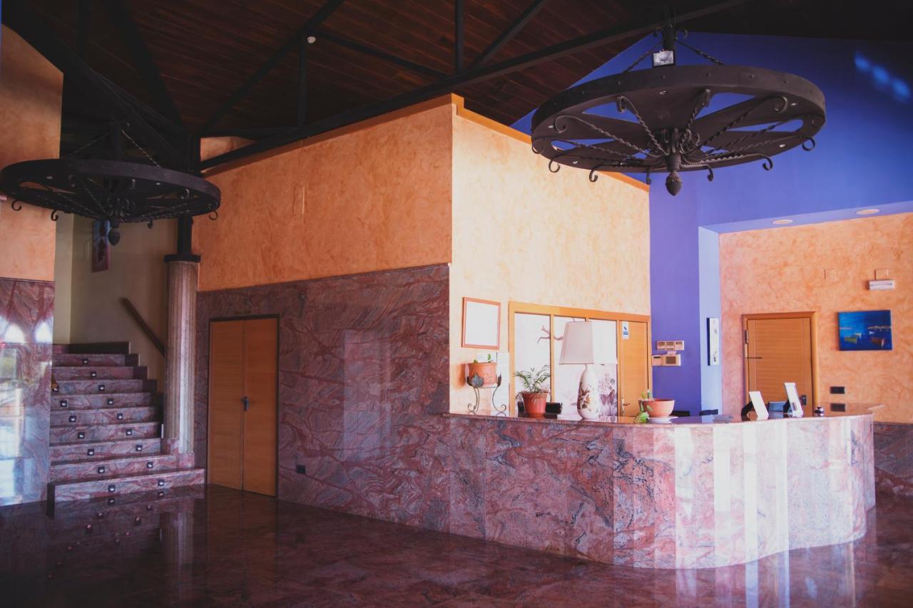 Hotel La Bodega La Almunia de Doña Godina Exterior foto
