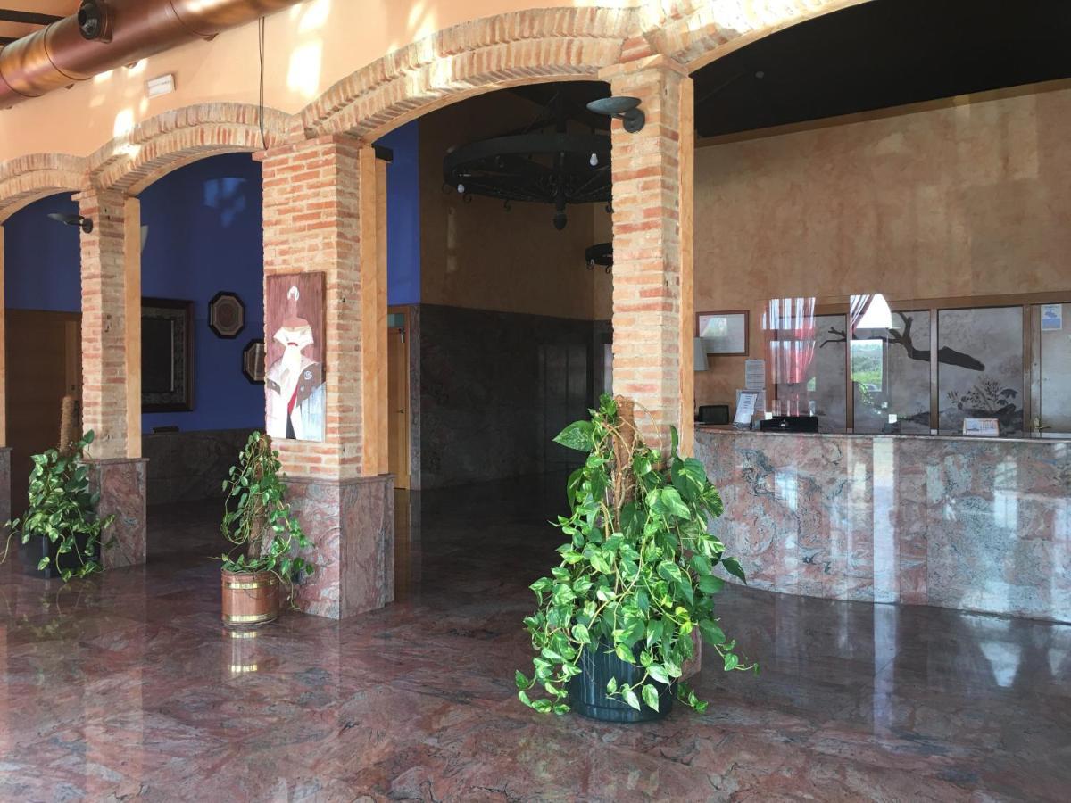 Hotel La Bodega La Almunia de Doña Godina Exterior foto