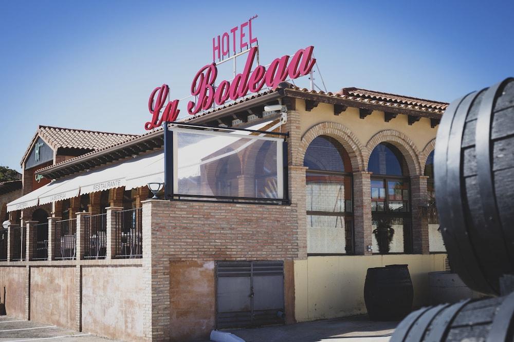 Hotel La Bodega La Almunia de Doña Godina Exterior foto